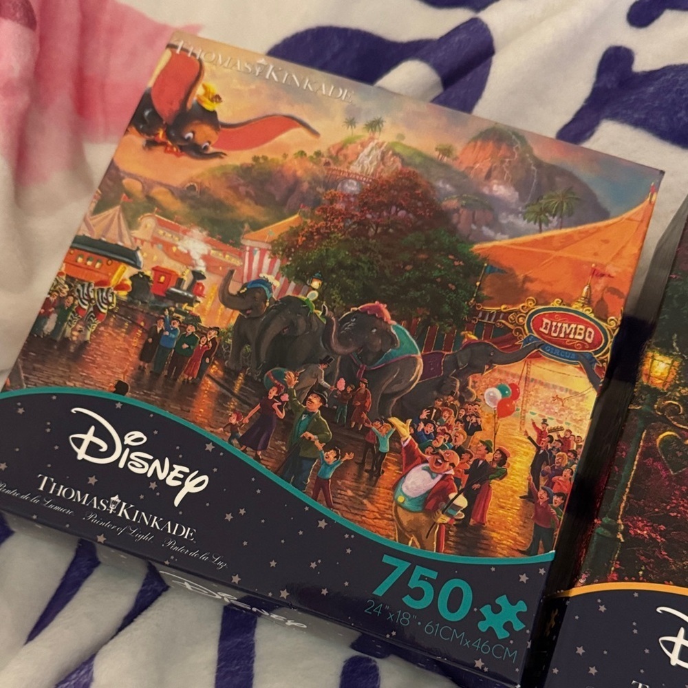 Disney Thomas Kinkade Dumbo & Mickey / Minnie Sets - Picture 3 of 6